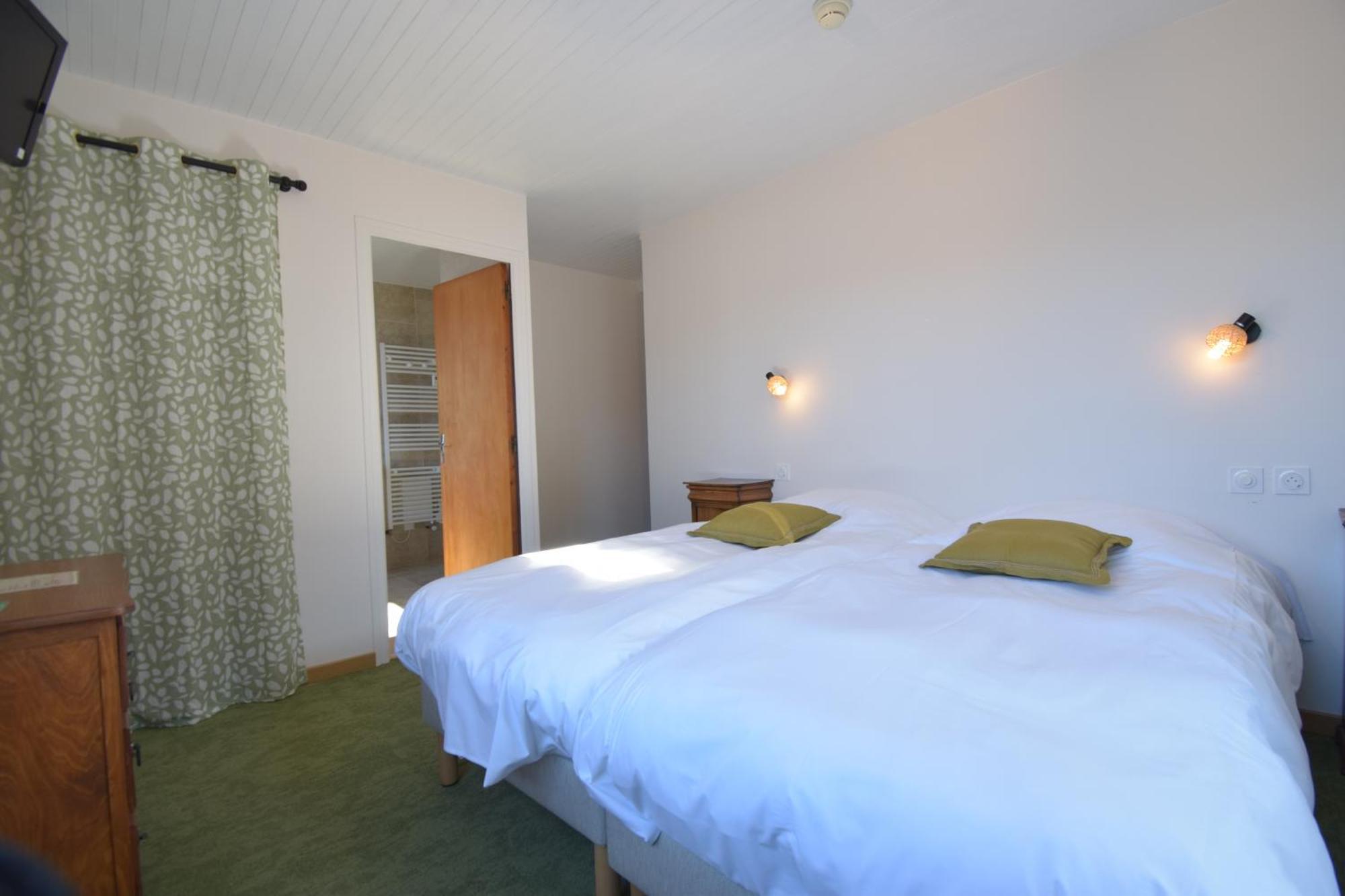 Hotel Les Chenets Saint-Julien-en-Champsaur Exterior foto
